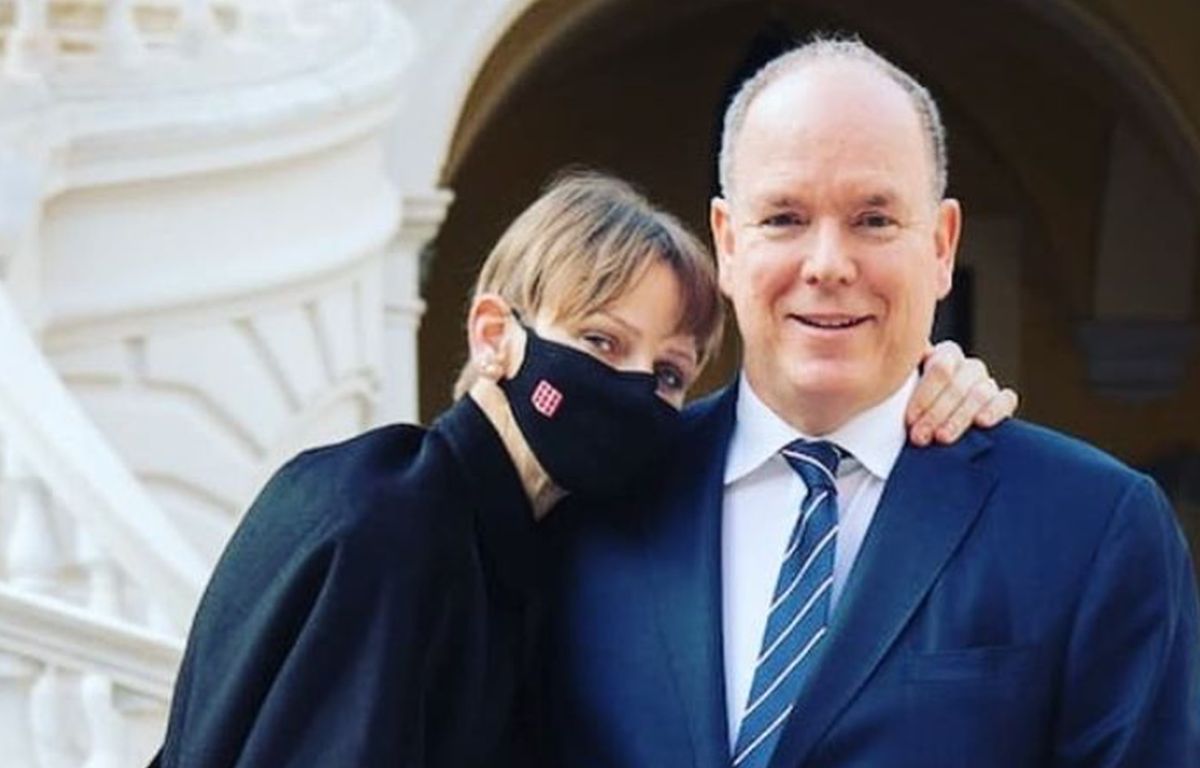 Prințesa Charlene de Monaco, în pericol?! Detaliul pe care fanii l-au remarcat în fotografia de Crăciun