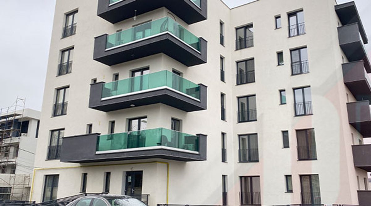 Un tânăr a dat 100.000 de euro pentru un apartament într-o zonă rezidențială din Iași. Când s-a mutat, să leșine: „Șervețele umede, prezervative”