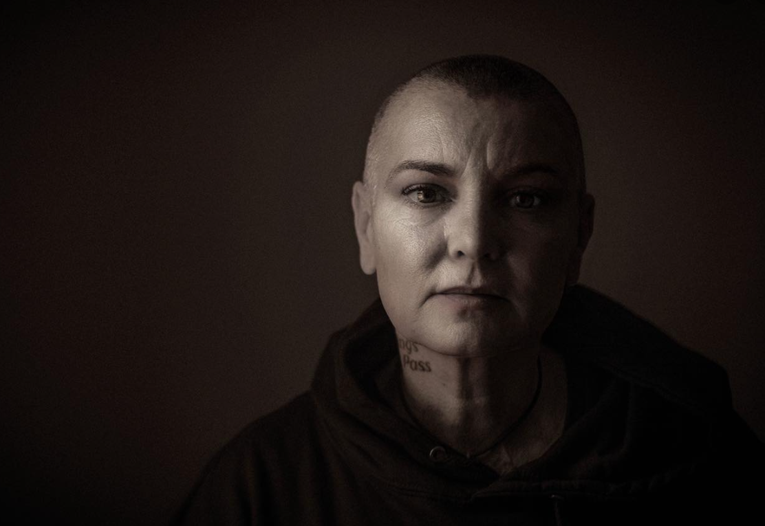 Fiul solistei Sinéad O’Connor s-a sinucis. Tânărul avea doar 17 ani