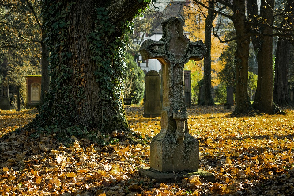 De necrezut cât costă un loc de veci într-un cimitir din Bucureşti! Sumele sunt de-a dreptul colosale