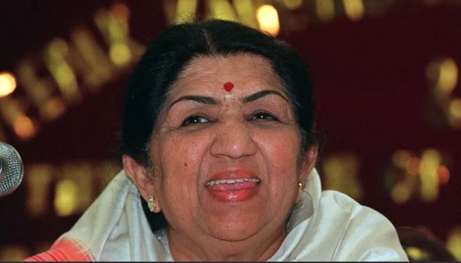 Doliu în lumea muzicii. S-a stins din viață Lata Mangeshkar, cunoscută ca “privighetoarea de la Bollywood”