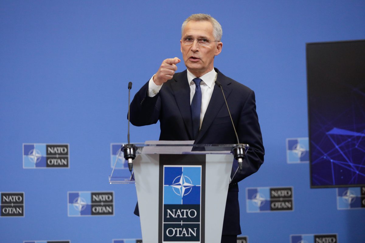 Anunțul făcut de Jens Stoltenberg. NATO a activat planurile de apărare chimică, nucleară şi biologică