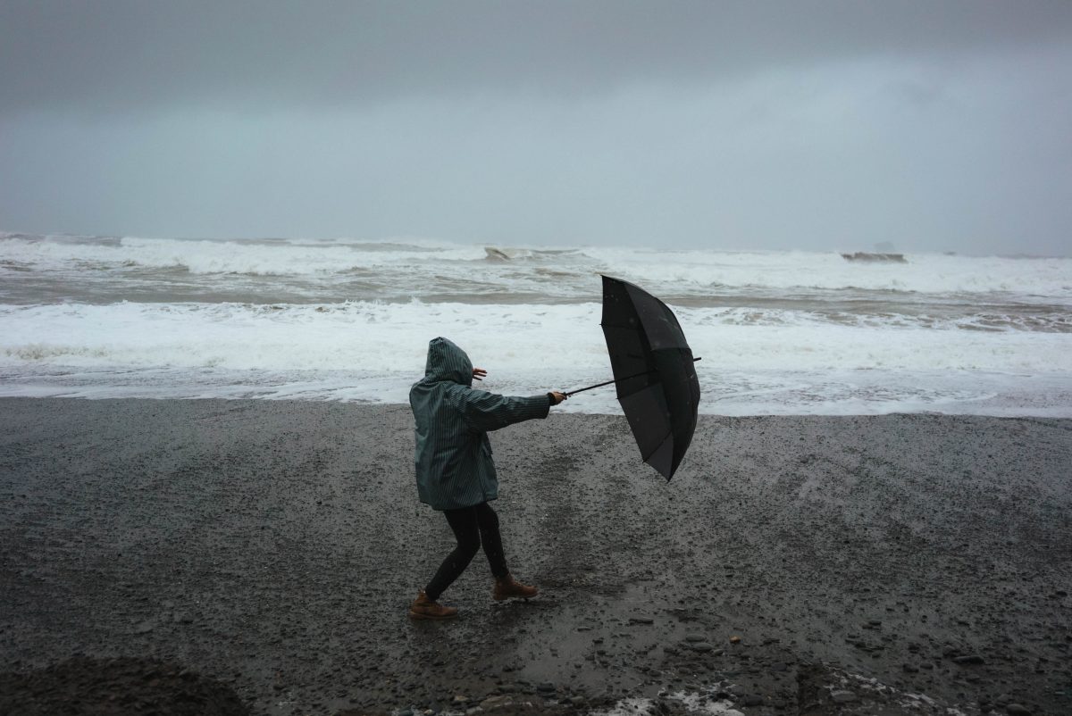 România, lovită de vijelii și grindină! Meteorologii au emis noi avertizări Cod galben și portocaliu