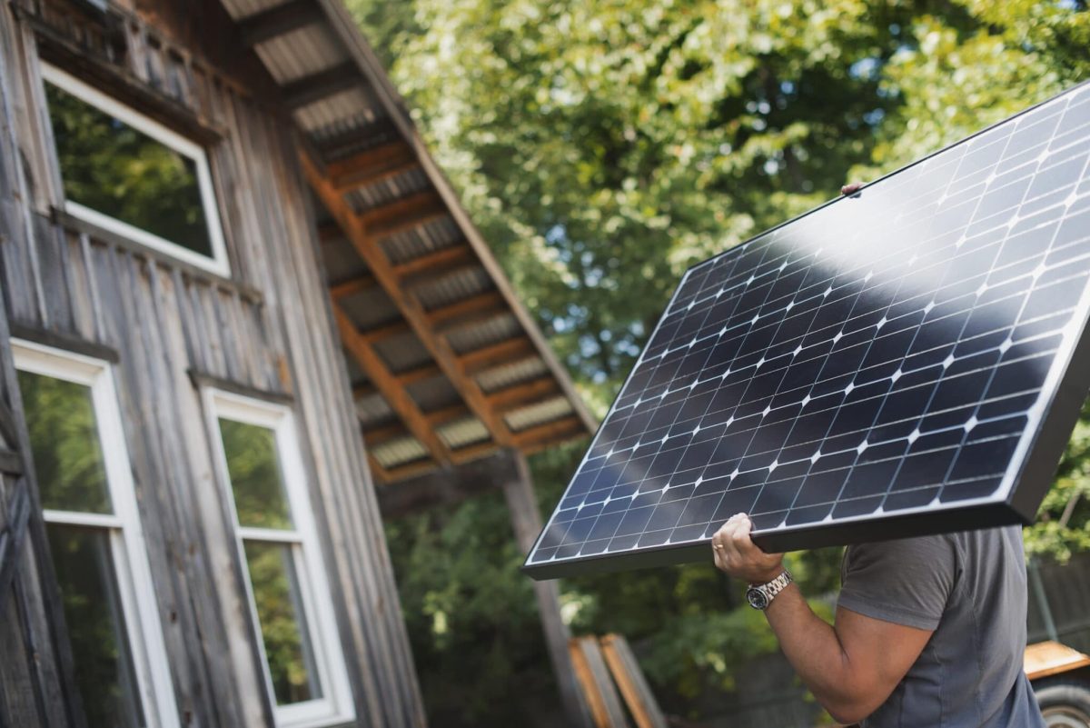 Cât costă panourile fotovoltaice pentru o casă cu 4 camere. Cât economisești dacă le instalezi