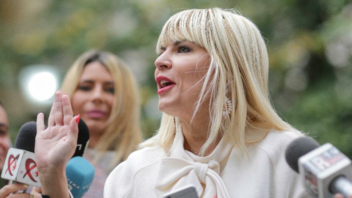 Primele imagini cu Elena Udrea. Aceasta a ajuns în România pentru a fi închisă la penitenciarul Târgșor