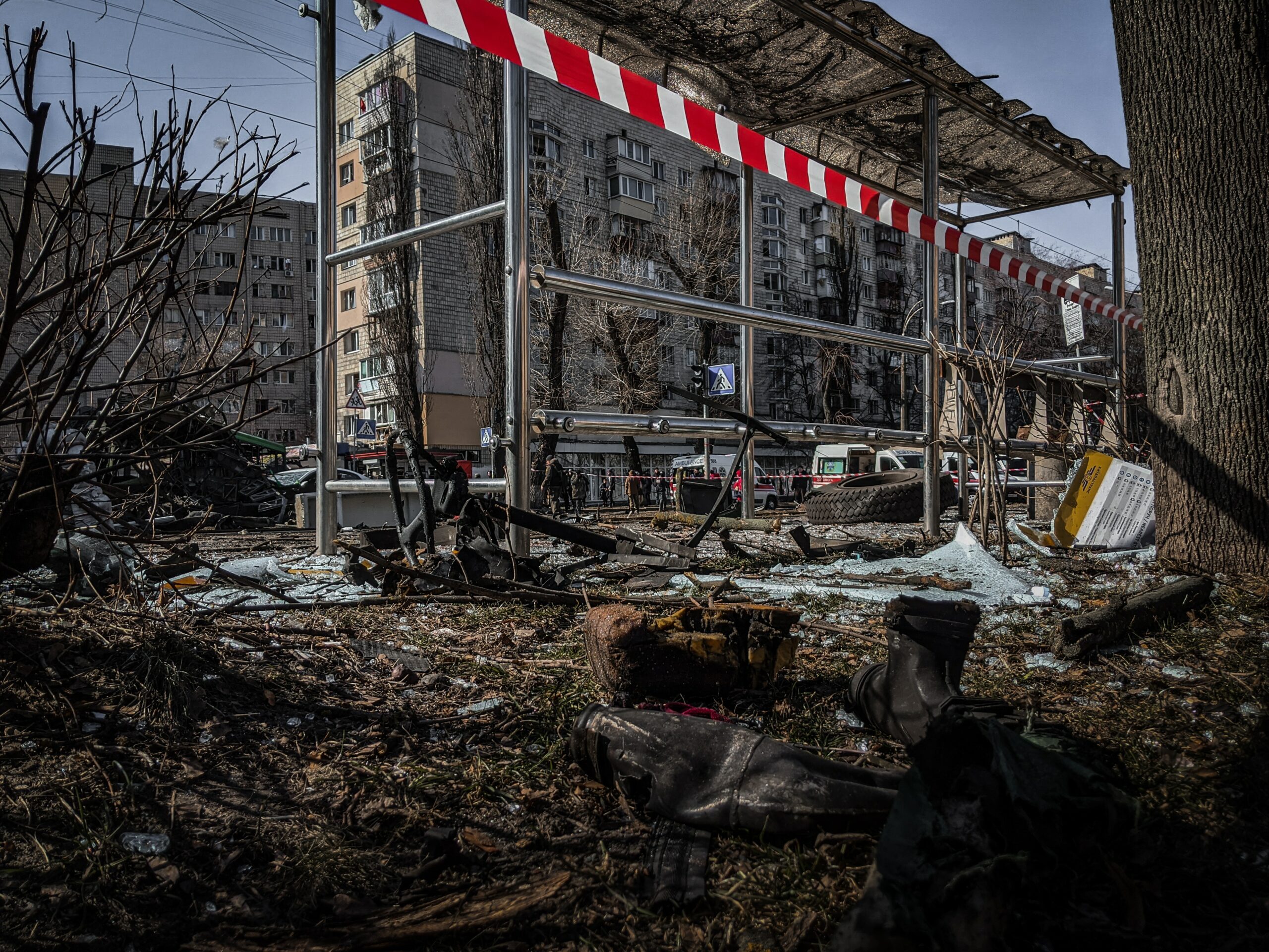 Risc uria de holer n Ucraina Sub fiecare bloc bombardat din