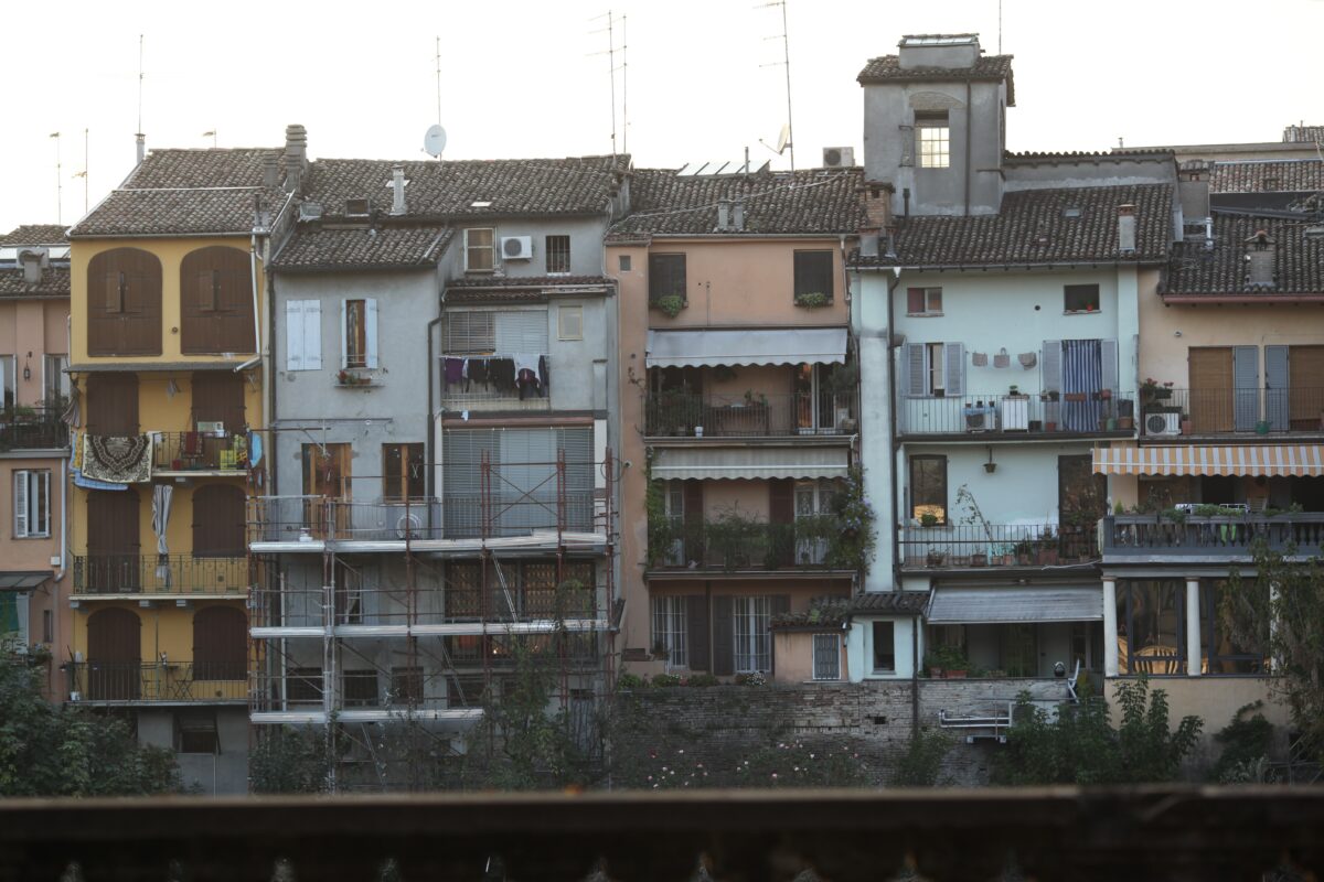 Dramă pe litoralul românesc! Copil de 2 ani, căzut de la balcon în Eforie Nord