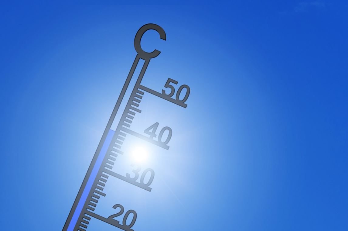 Temperaturi record! Meteorologii anunţă cod portocaliu de caniculă în 10 judeţe. Ce restricţii au fost impuse