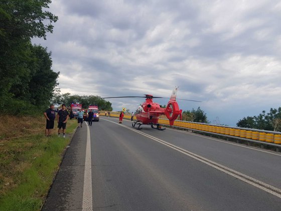 Un microbuz plin cu oameni a fost implicat într-un accident grav. A fost activat planul roşu în Giurgiu