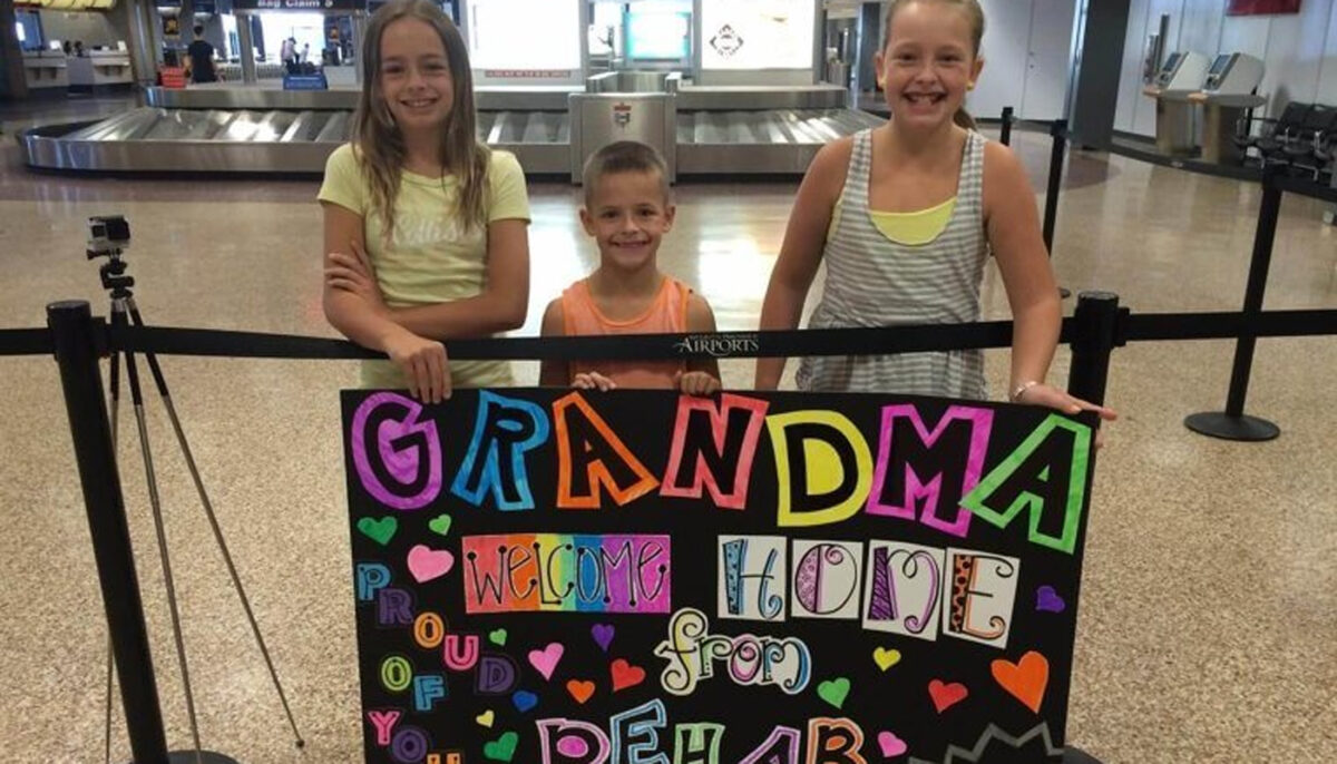 „Bunica, bine-ai revenit de la dezalcoolizare!” Cele mai comice mesaje din aeroporturi