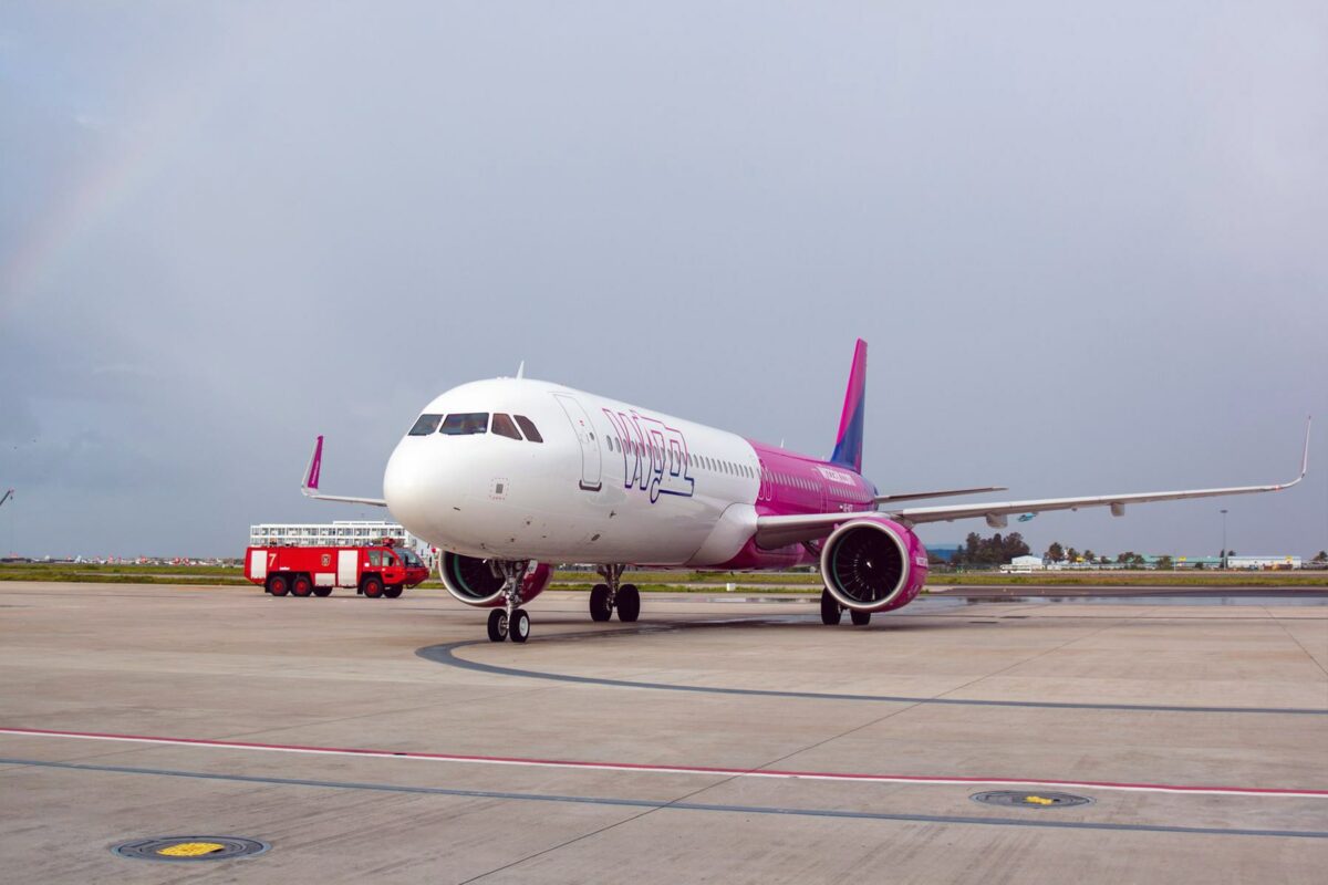 Wizz Air face angajări. Ce beneficii ar putea primi un însoțitor de zbor în 2023