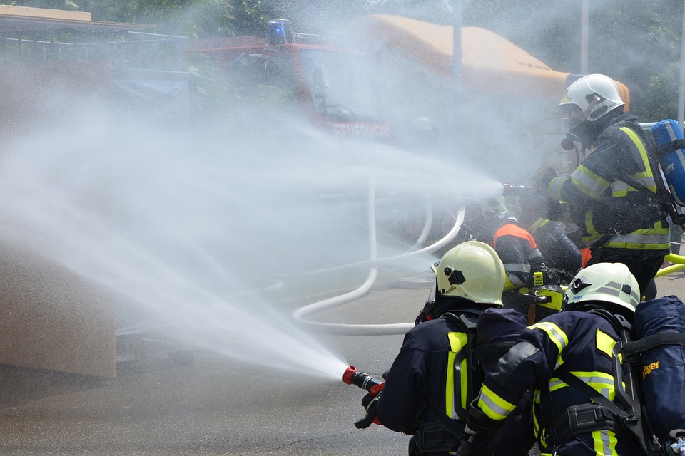 Tragedie în Capitală! Trei frați de 2, 3 și 6 ani au murit într-un incendiu. Familia este distrusă de durere