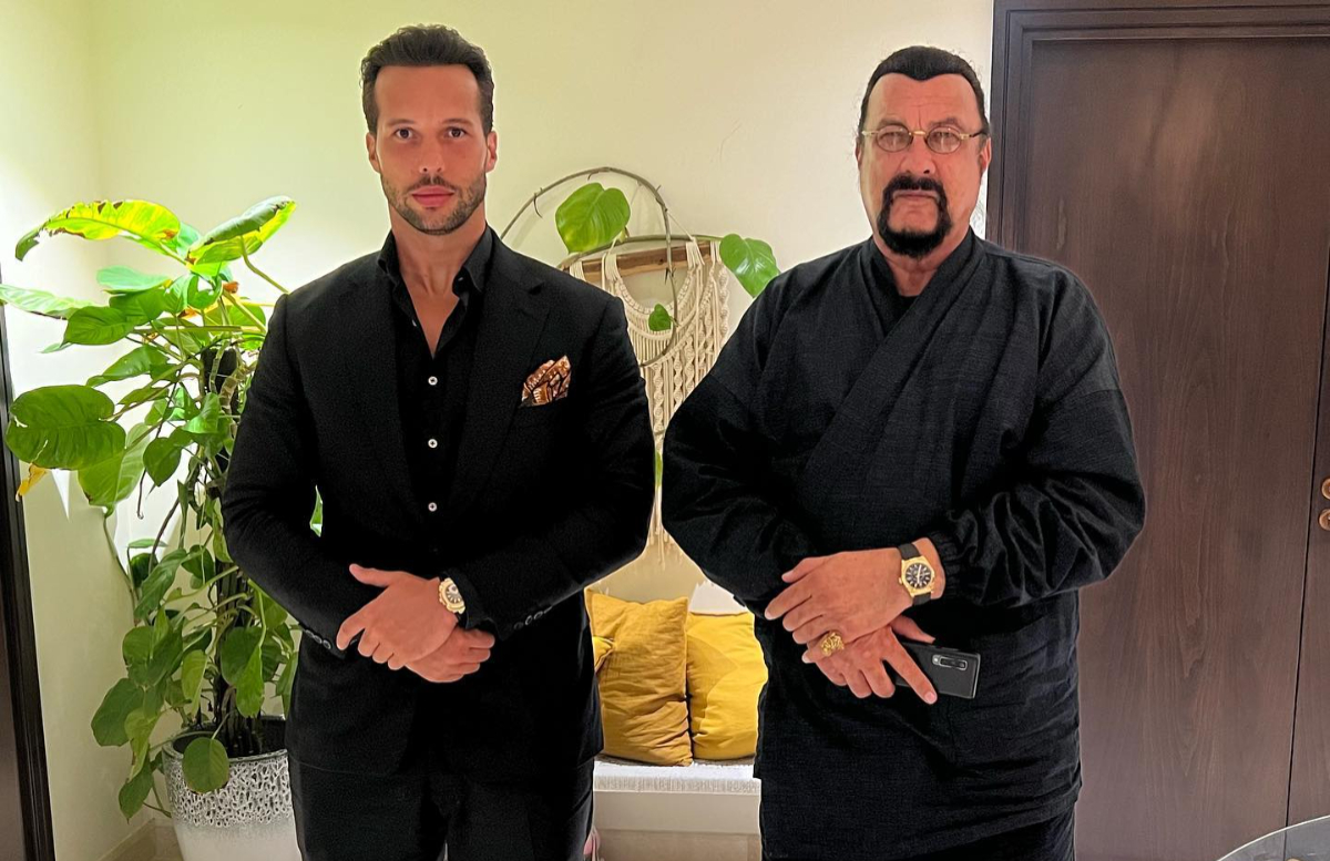 Frații Tate, prieteni la cataramă cu actorul Steven Seagal. Activitățile pe care le fac cei trei împreună