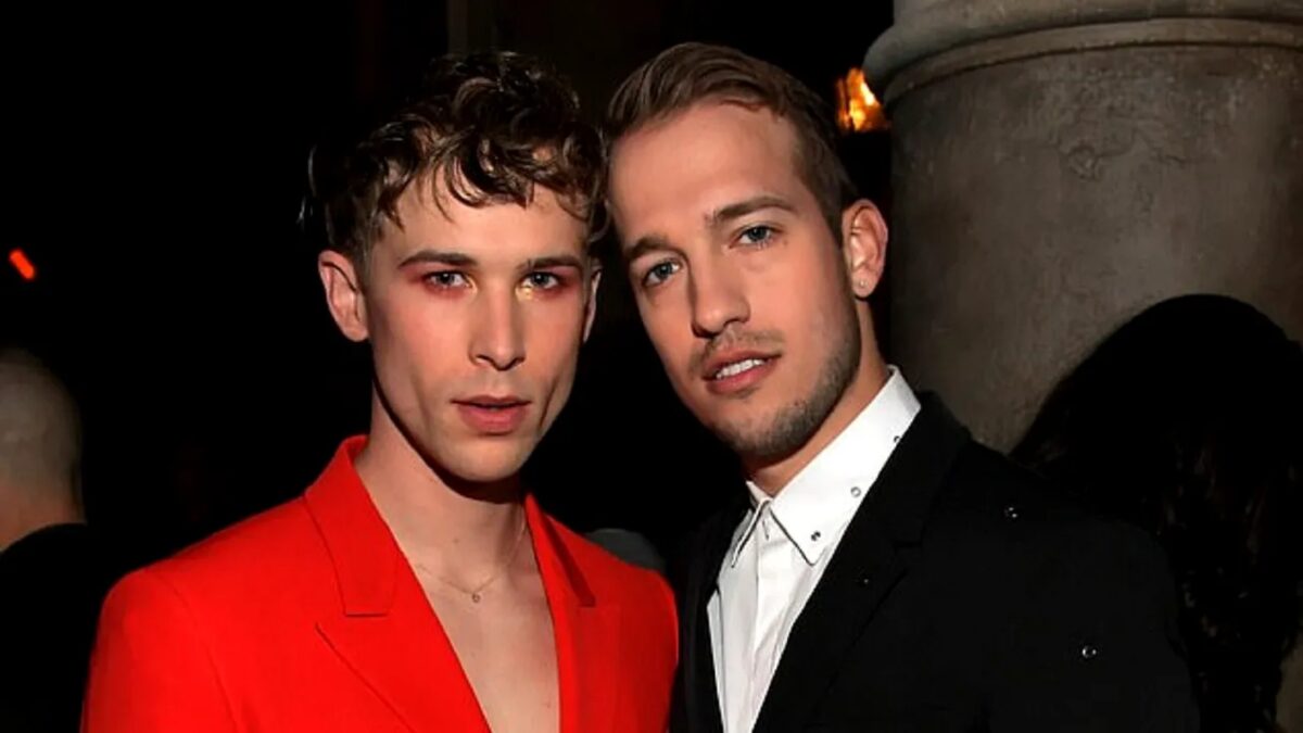 Tommy Dorfman și Peter Zurkuhlen au fost de acord cu termenii divorțului. Mariajul lor s-a destrămat după ce Tommy a anunțat că este trans