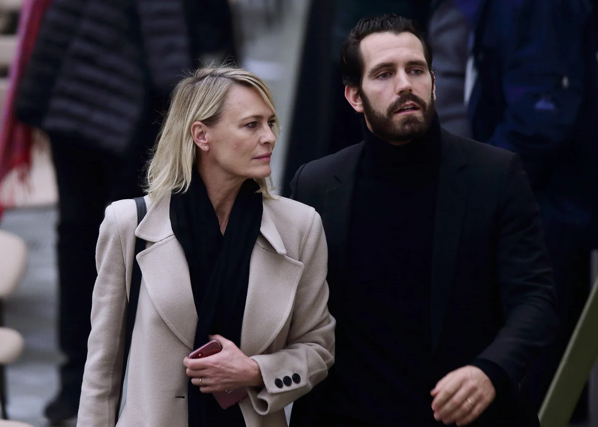 Robin Wright și directorul executiv al Saint Laurent, Clement Giraudet, au divorțat! Cei doi nu vor împărți bunurile fiecăruia