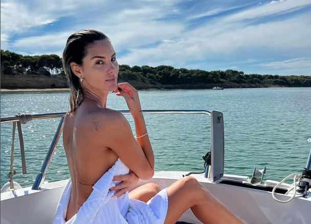 Ramona Olaru a plecat în Tulum! Cine a însoţit-o pe blondină în vacanţa exotică