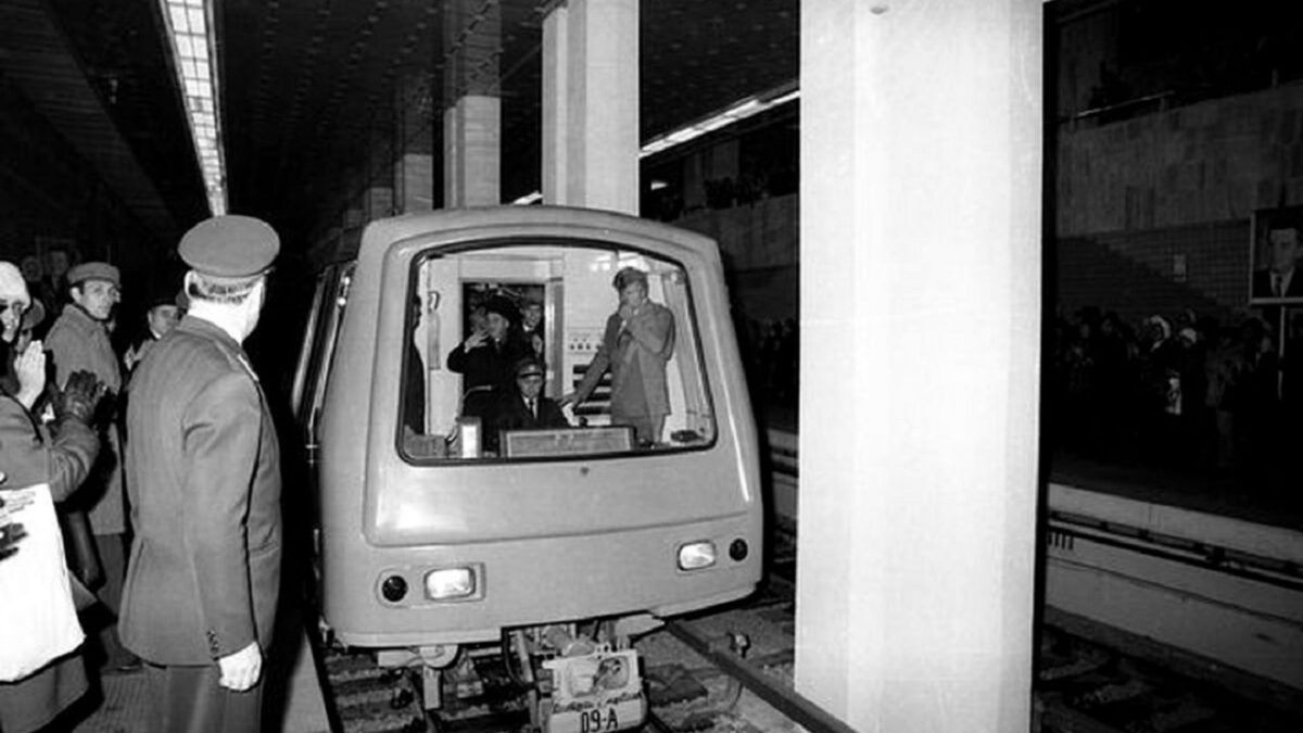 De ce s-a opus Nicolae Ceaușescu construcției metroului din Drumul Taberei + de ce nu voia fostul dictator scări rulante la metrou