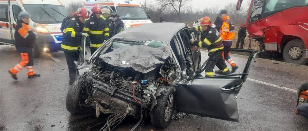 ,,Drumul Morții” face noi victime. Două persoane, soț și soție, și-au pierdut viața într-un cumplit accident pe DN2