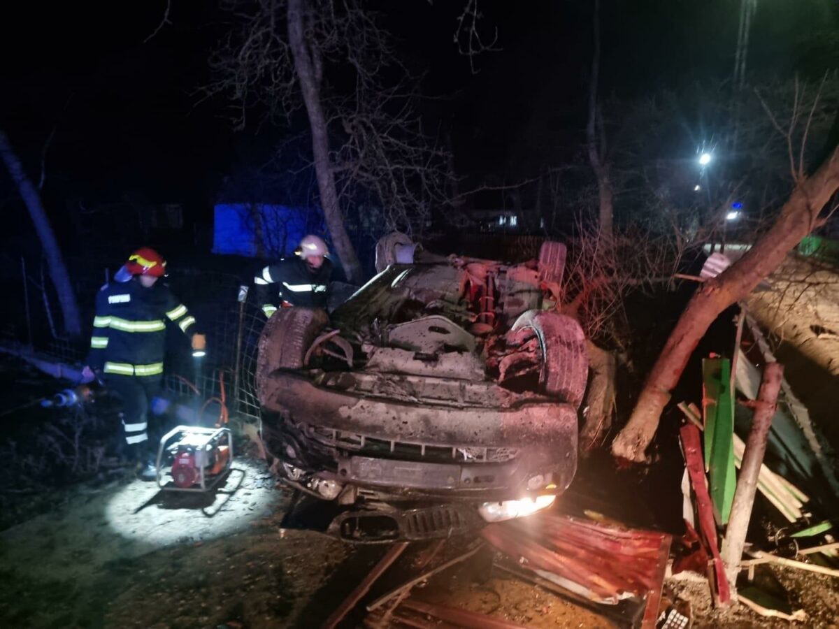 Accident teribil în Botoșani! Un tânăr fără permis a provocat haos pe șosele. Un deces și patru persoane rănite  