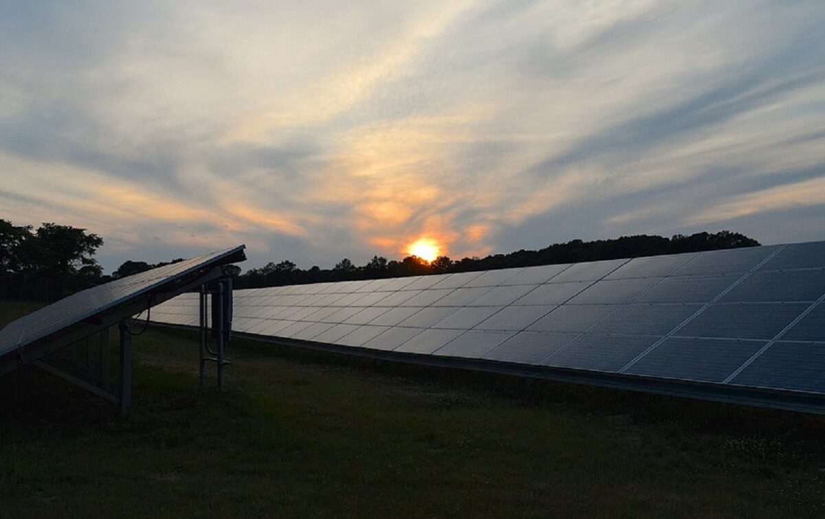 Panourile fotovoltaice, o afacere profitabilă pentru români. ,,A fost un vis, să ajungem la energia regenerabilă”