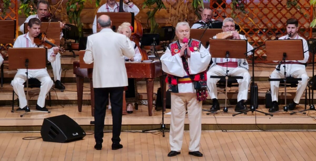 Gheorghe Turda, concert aniversar de excepție la Sala Radio. Ce cadou deosebit i-a făcut nepotul artistului, pe scenă. GALERIE FOTO