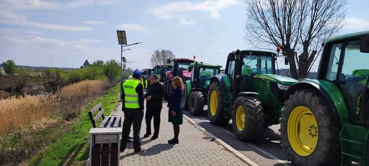 Tensiuni majore în 4 puncte de frontieră ale României. Vama de la Ruse și portul Constanța , luate cu asalt de fermieri