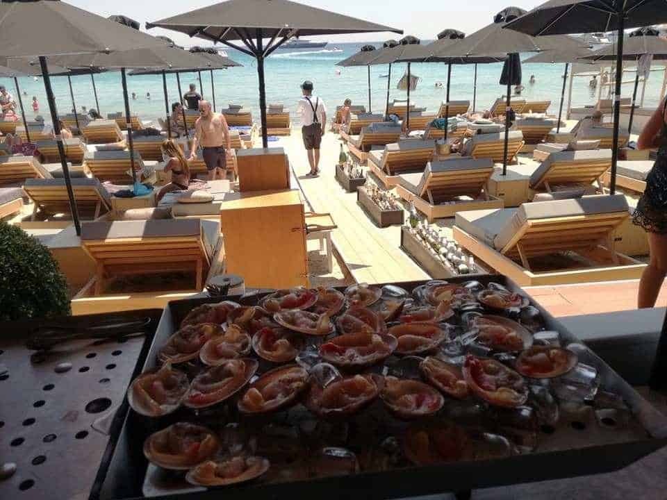 Metoda prin care turiștii români din Grecia sunt înșelați. Aproape 2000 de oameni au avut de suferit în acest loc din Mykonos