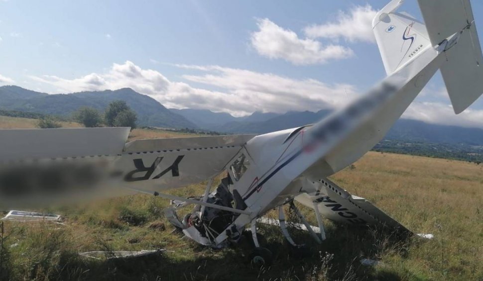 Autorităţile sunt în alertă, după ce un avion s-a prăbușit în Brașov. Un bărbat a murit