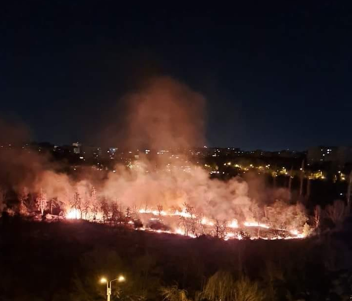 Breaking news! Un nou incendiu puternic în Parcul IOR. Ultimul eveniment asemănător avusese loc în urmă cu o lună