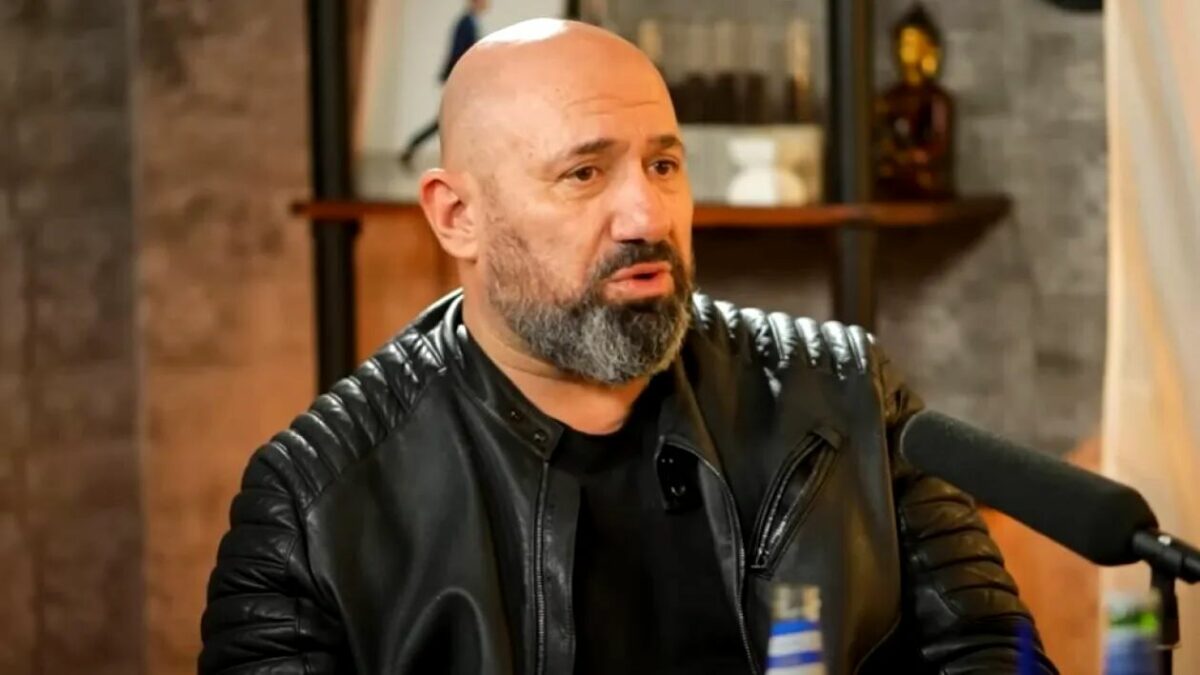 Final de poveste pentru Cătălin Scărlătescu. Faimosul bucătar s-a îndepărtat complet de show-urile TV culinare și își lansează o carte