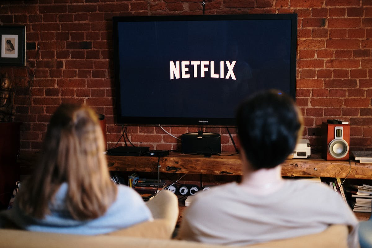 Top 30 filme și seriale pe care să le vezi pe Netflix, în decembrie 2023. Titlurile celebre așteptate cu sufletul la gură de români, iarna aceasta