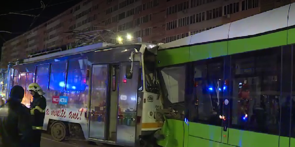 VIDEO. Momentul ciocnirii celor două tramvaie din București. Care a fost cauza, conform STB