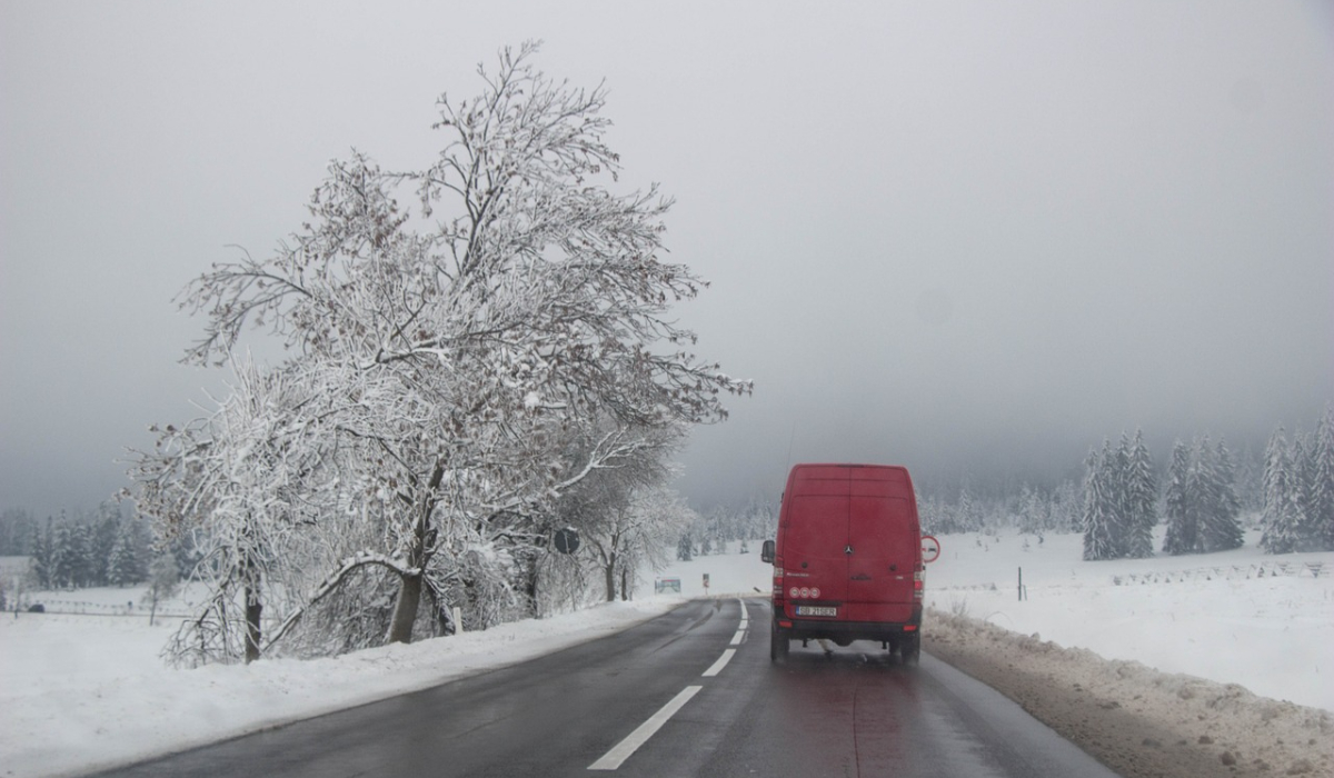 Vremea chiar o ia razna în această săptămână. Ne așteaptă o diferență de șapte grade Celsius