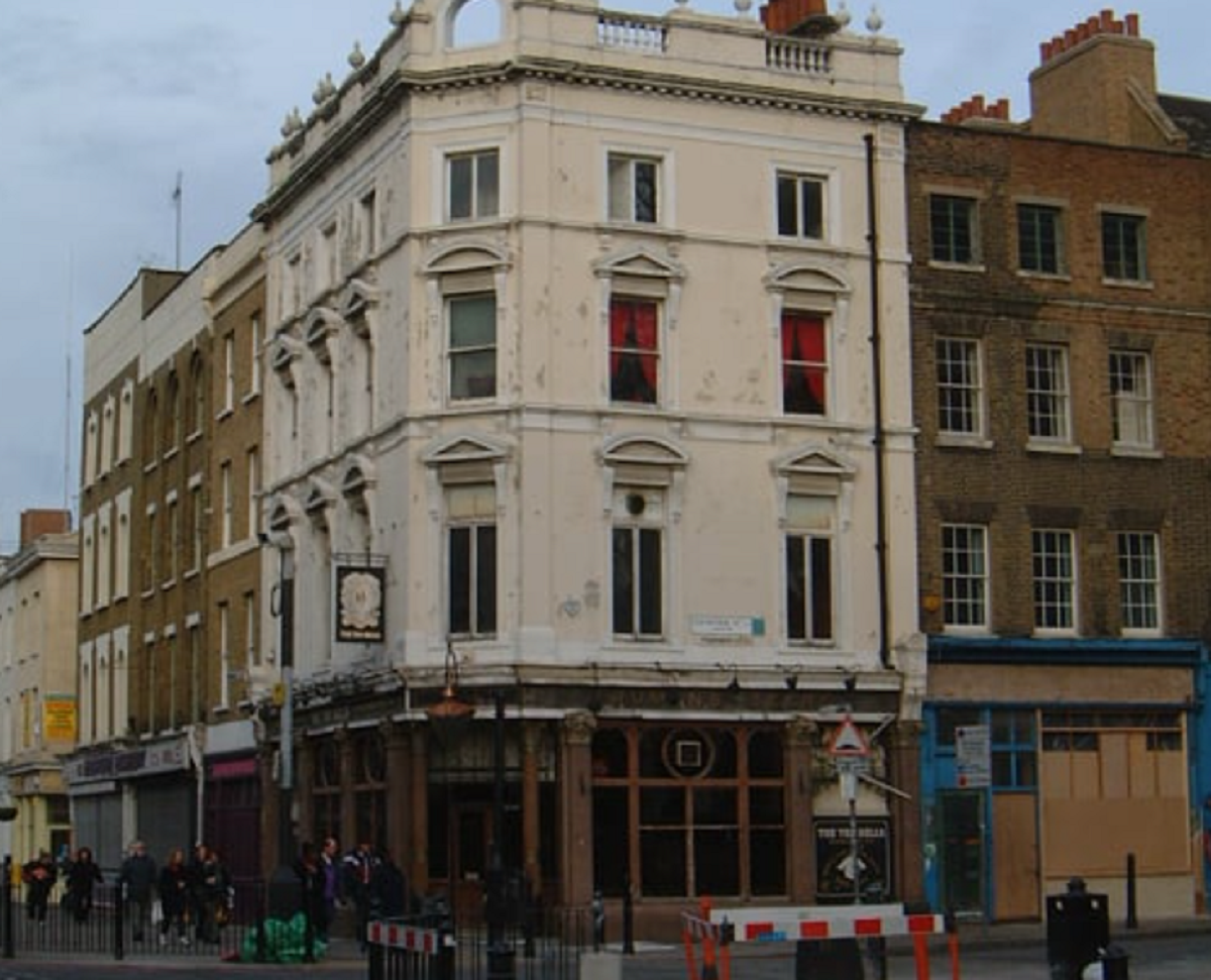 „Barul lui Jack Spintecătorul” din Londra, scos la vânzare. Victimele celebrului criminal au fost văzute ultima oară aici
