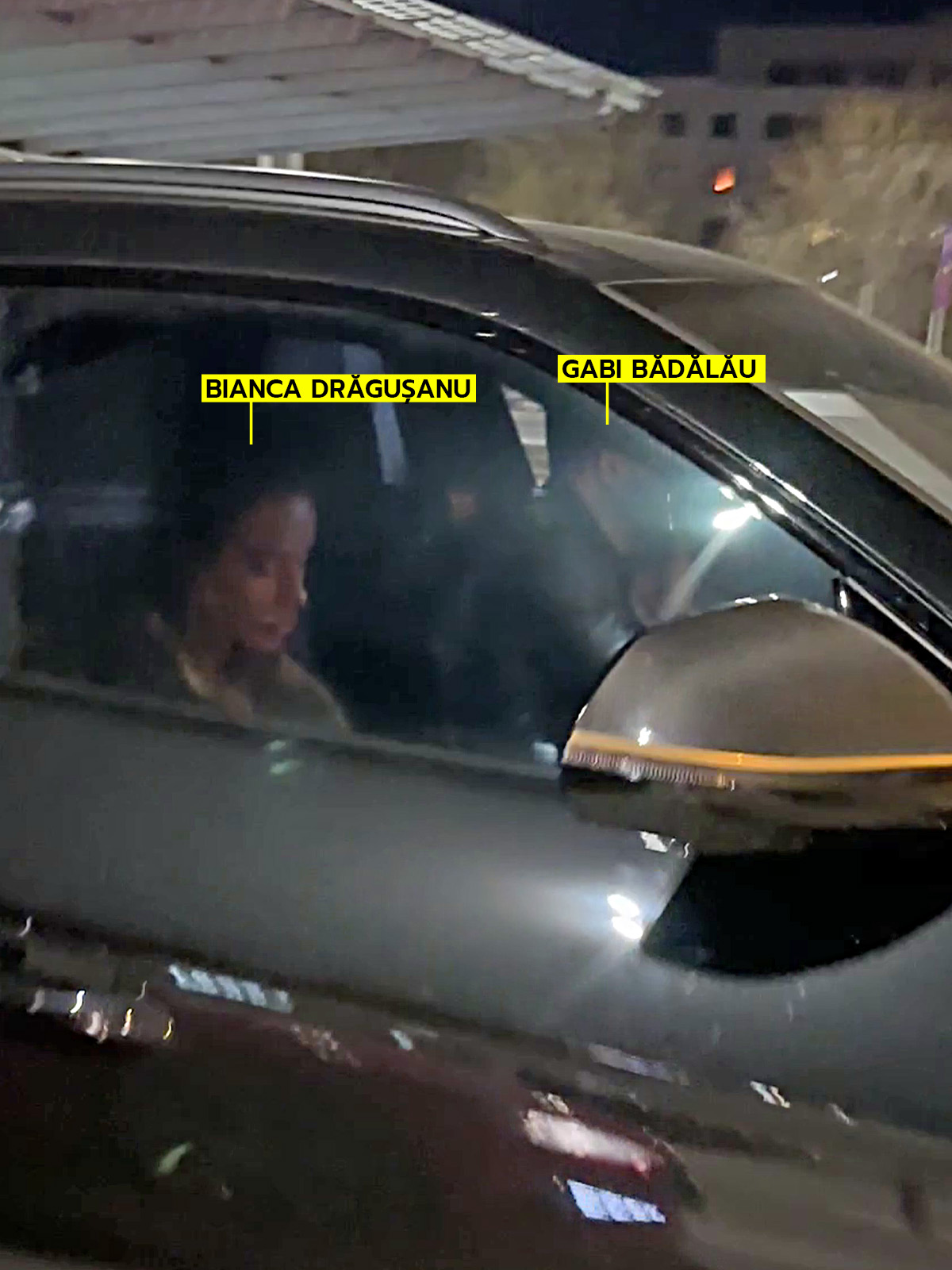 Bianca Drăgușanu și Gabi Bădălău discută în mașină (Foto: CANCAN.RO)