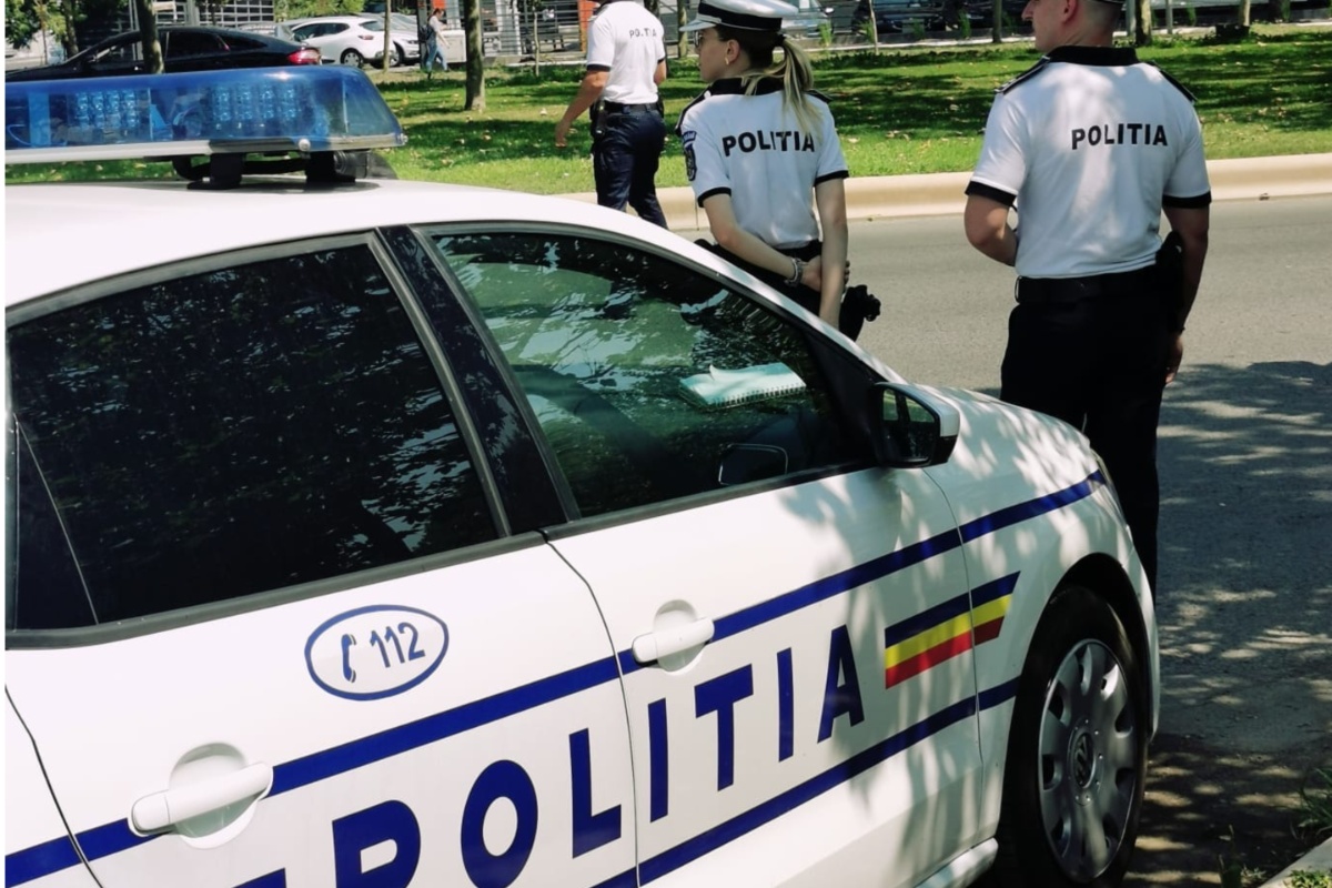 Cum au salvat Daniel şi Răzvan, doi poliţişti din Bucureşti, o femeie căzută în râul Dâmboviţa: „În câteva secunde…”