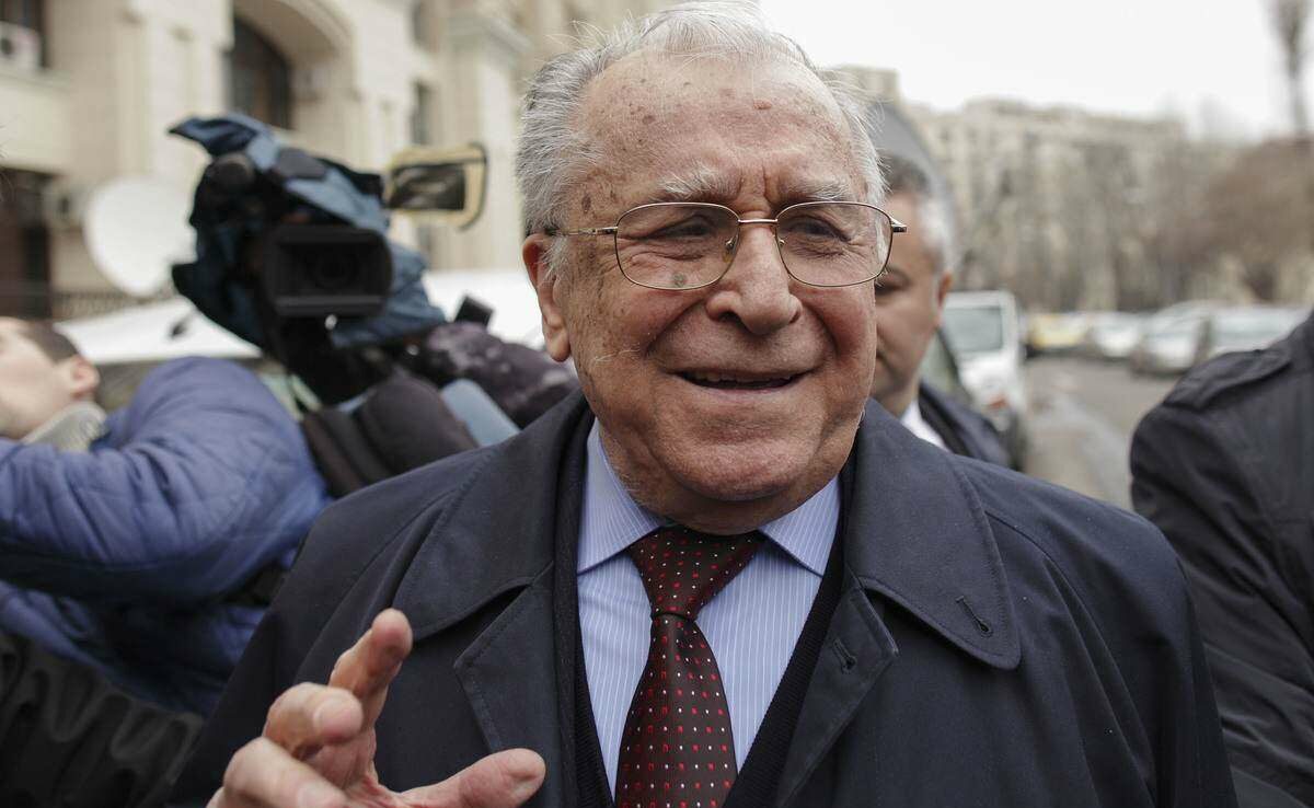 Ce mănâncă Ion Iliescu la 94 de ani. Dieta fostului președinte i-a uimit pe apropiați