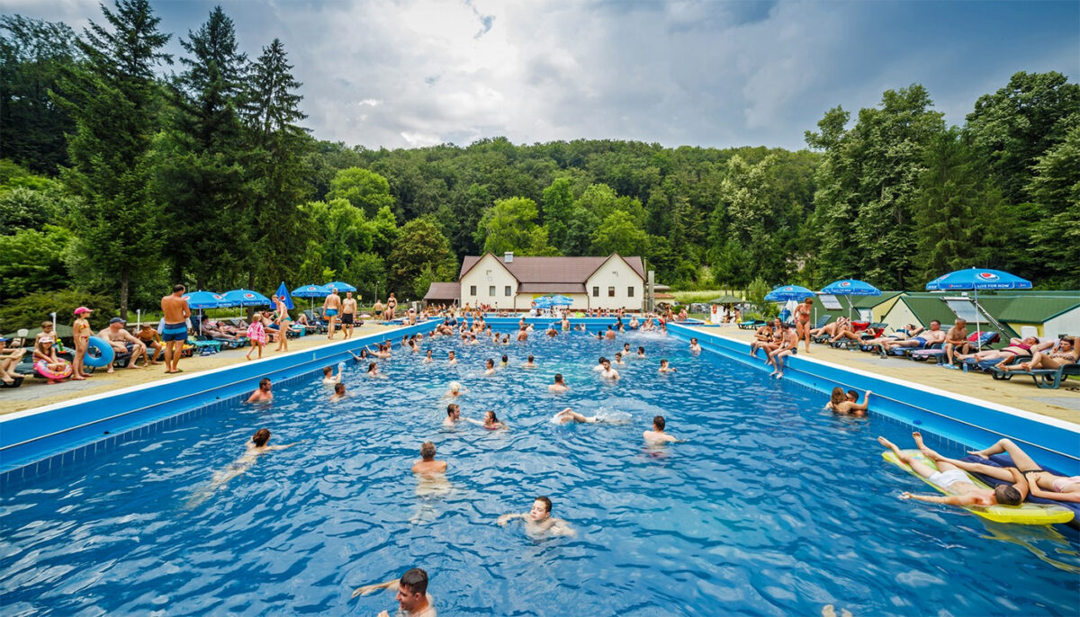 Stațiunea cu cel mai curat aer din România! Cazarea pleacă de la 290 lei pe noapte