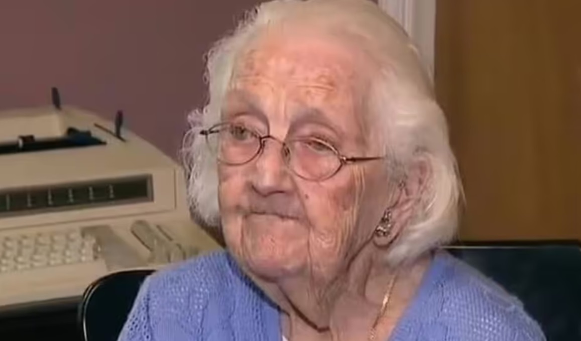 Această americancă, în vârstă de 100 de ani, dezvăluie cele 6 secrete ale longevității. Ce alimente consumă, dar și obiceiul la care a renunțat