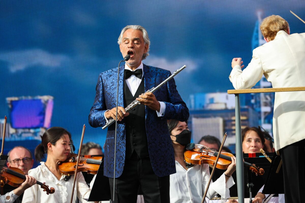 Afecțiunea rară de care suferă Andrea Bocelli. Motivul neștiut din cauza căruia a orbit tenorul italian