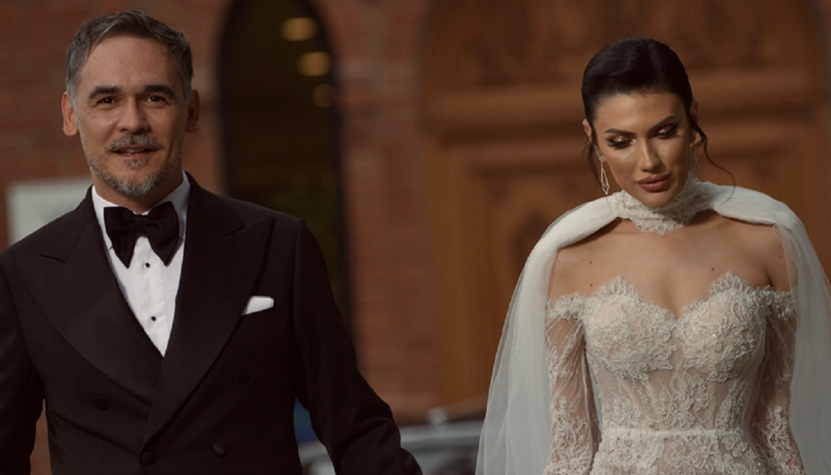 Ianca a venit la nunta lui Răzvan Simion însoţită de iubit. Cum arată fiica prezentatorului de la Antena 1. FOTO