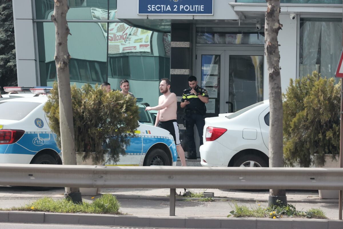Ultimele imagini cu Andrei Versace în public. A fost reținut de poliție imediat și dus la secție FOTO