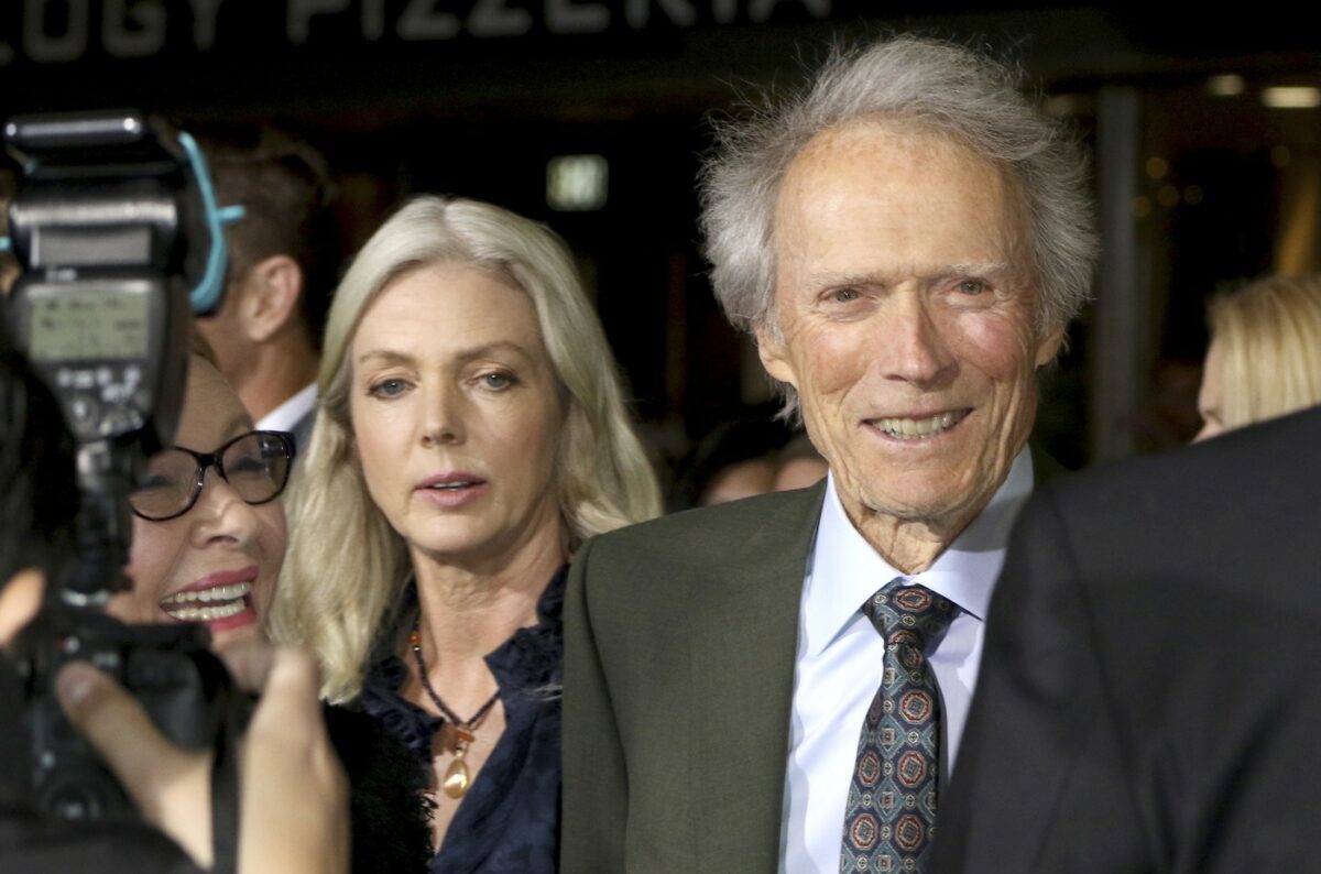 Doliu la Hollywood. Partenera de viață a lui Clint Eastwood a murit. Avea 61 de ani și l-a iubit pe actor de peste 10 ani