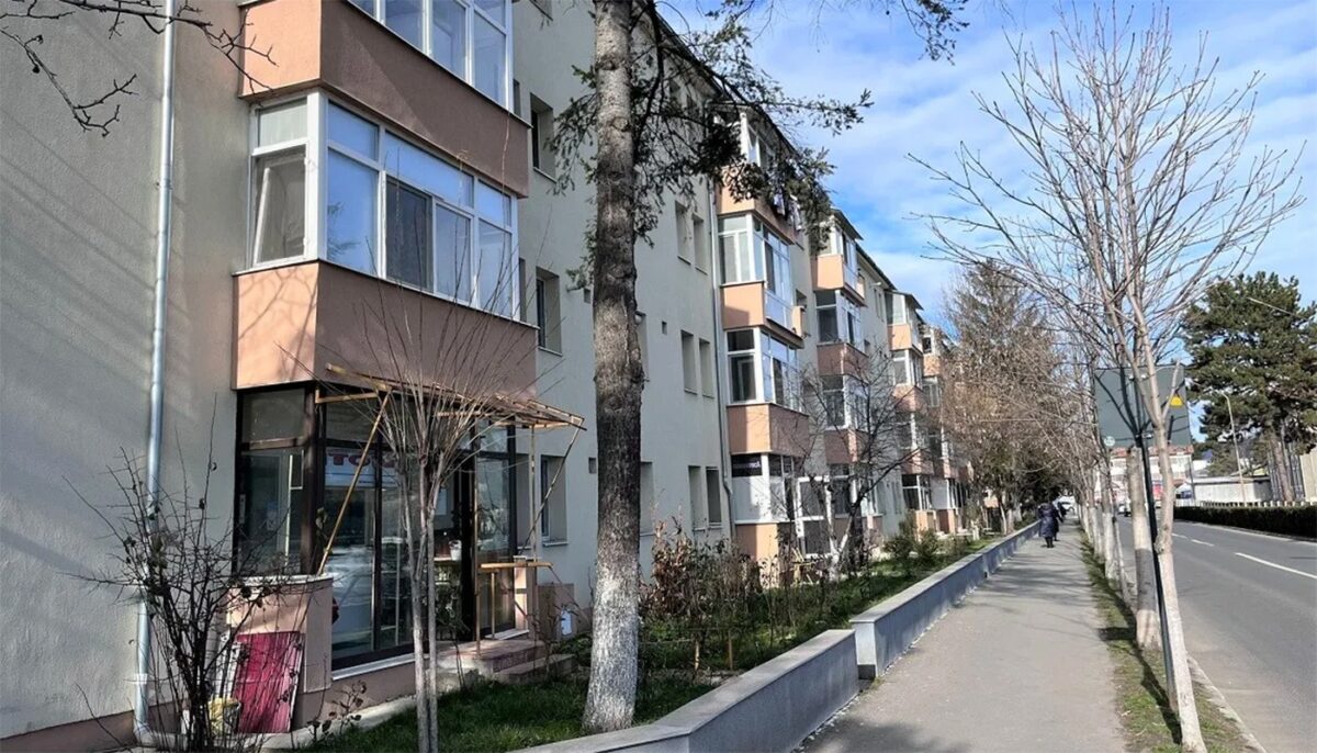 Localitatea din România în care un apartament cu 3 camere costă doar 4.000 de euro, acum, în 2024