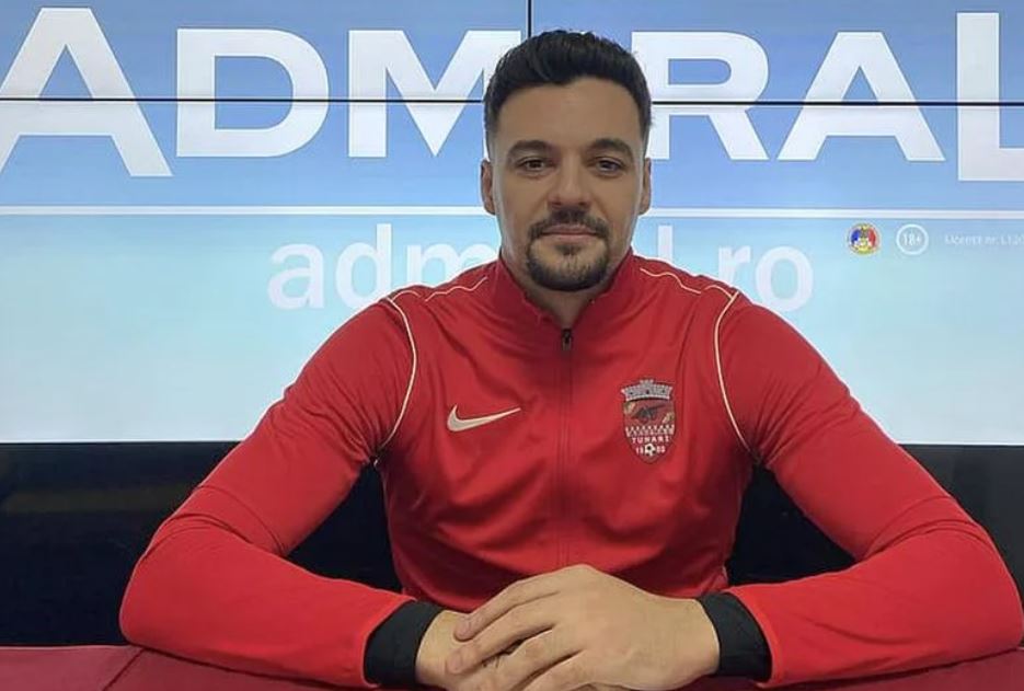 Adrian Petre renunță la fotbal deși are doar 26 de ani. Ce dramă trăiește de 3 ani