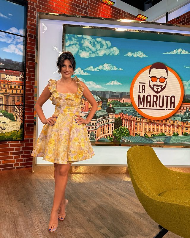 Ioana Ginghină în studioul emisiunii „La Măruță”. Sursă foto: Instagram