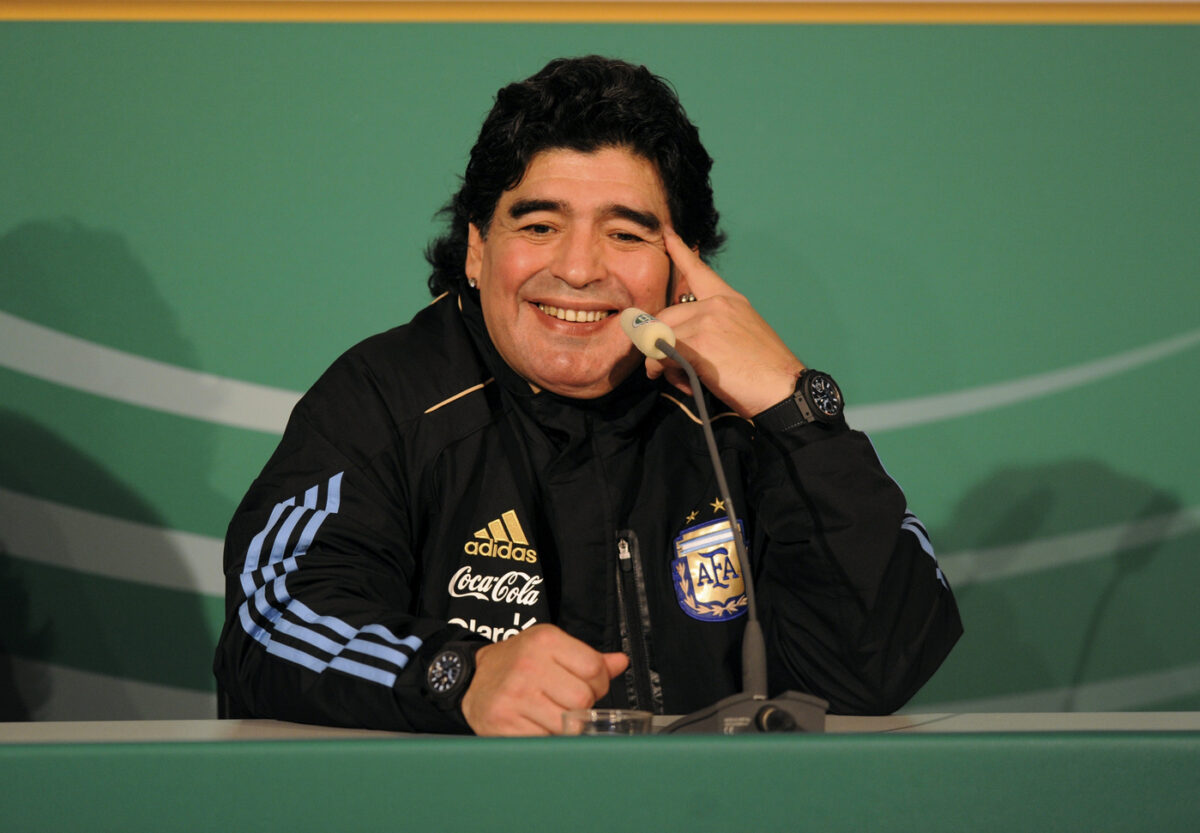 Trupul lui Maradona, deshumat la cererea copiilor. Ce se va întâmpla cu el?