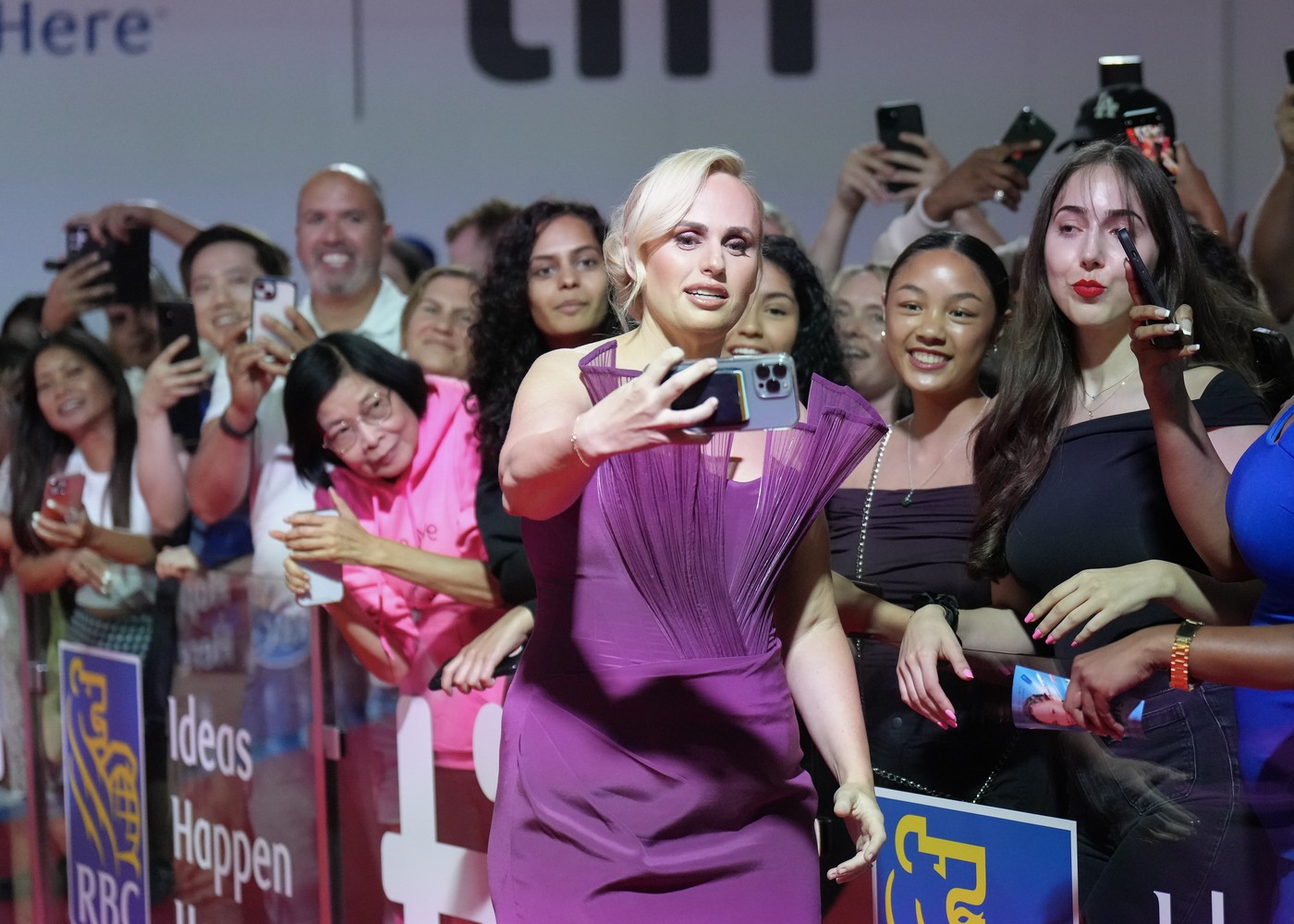 Actrița Rebel Wilson și iubita ei s-au căsătorit! Primele imagini de la eveniment. FOTO