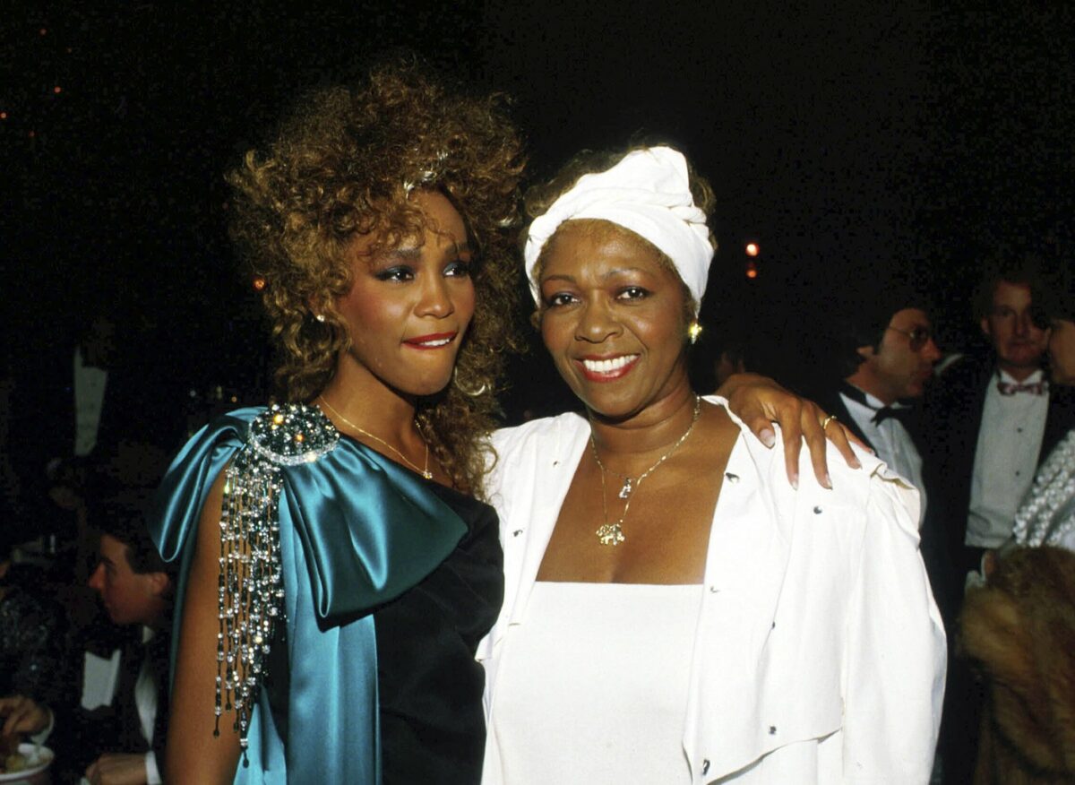 Mama lui Whitney Houston a murit după ani de boală. Cissy Houston avea 91 de ani