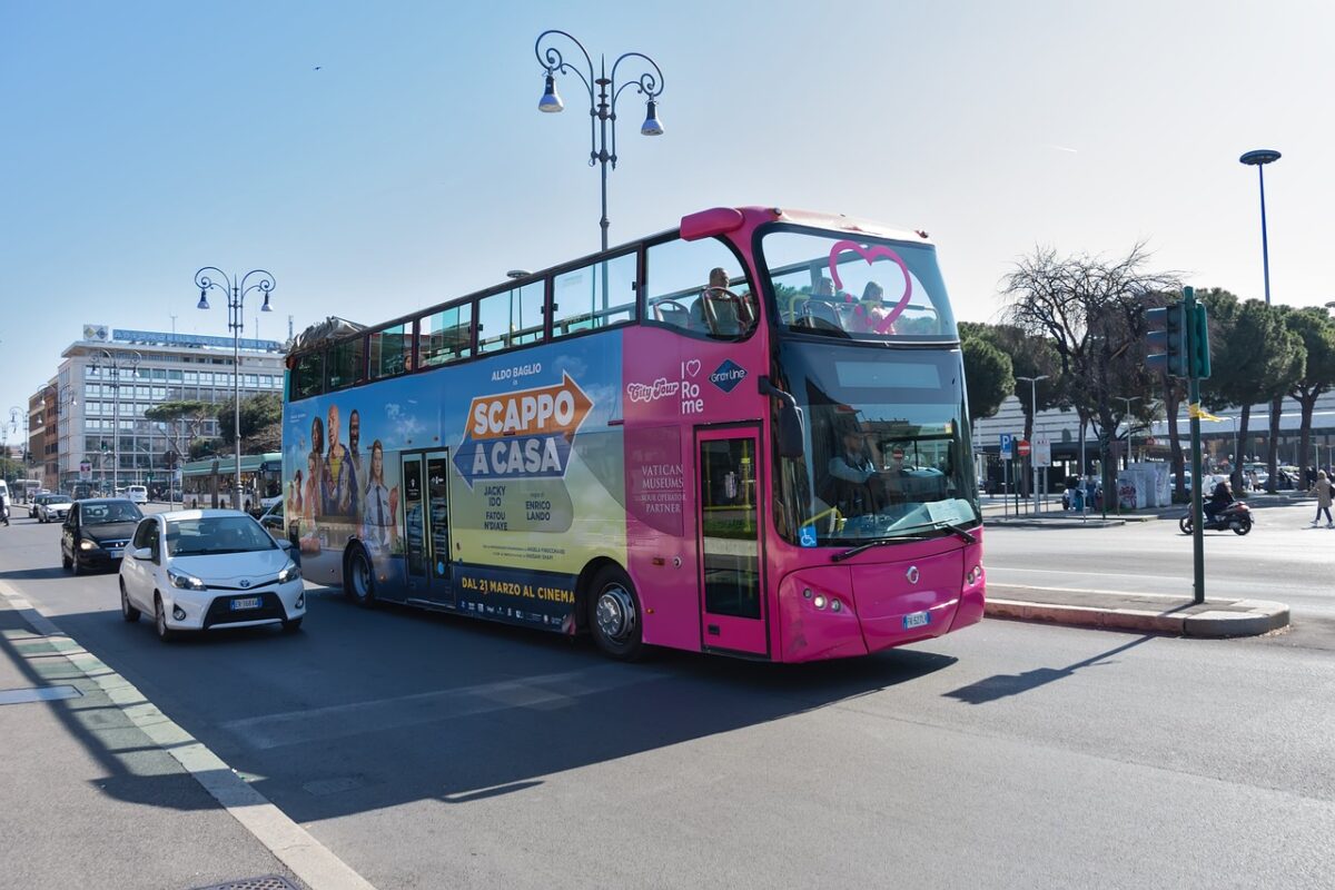 Nu e o glumă! Cât câștigă pe an o româncă stabilită în Londra, care e șofer de autobuz: ”Lucrez 5 zile pe săptămână”